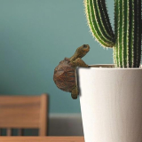 THXTYVM Mini Turtle Statue Miniature Tortoise Figurine Plant Pot Hanger, Realistic Resin Climbing Turtle Ornament Garden Decor for Bonsai Succulents Aquariums, Creative Gift for Plant Parents
